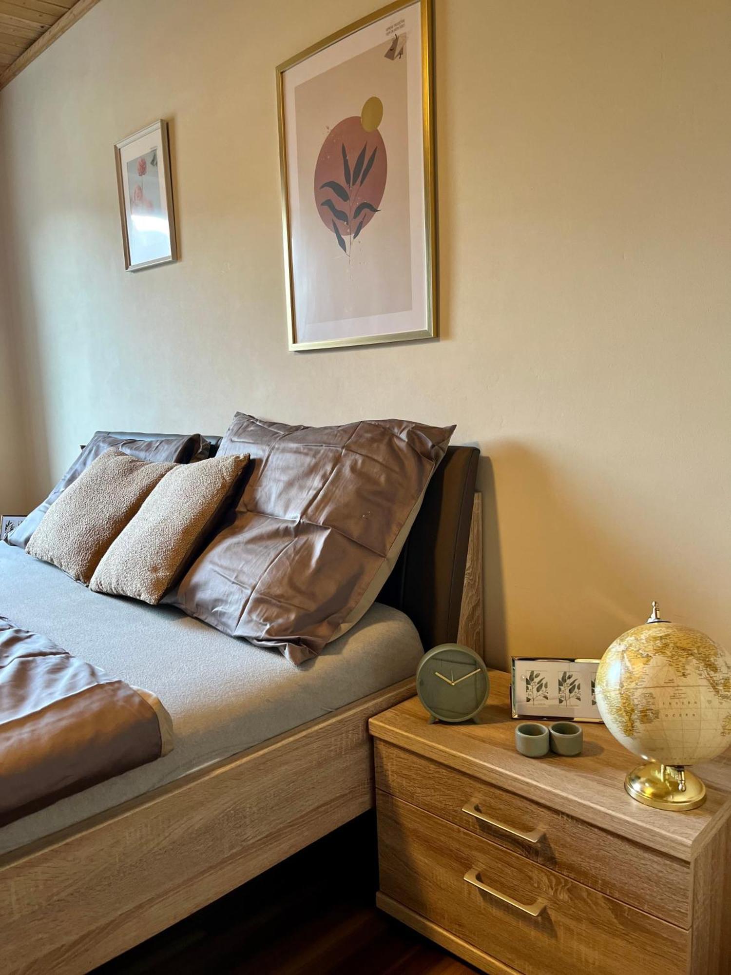 Gemuetliche Wohnung/ Cozy Apartment Niklasdorf Dış mekan fotoğraf
